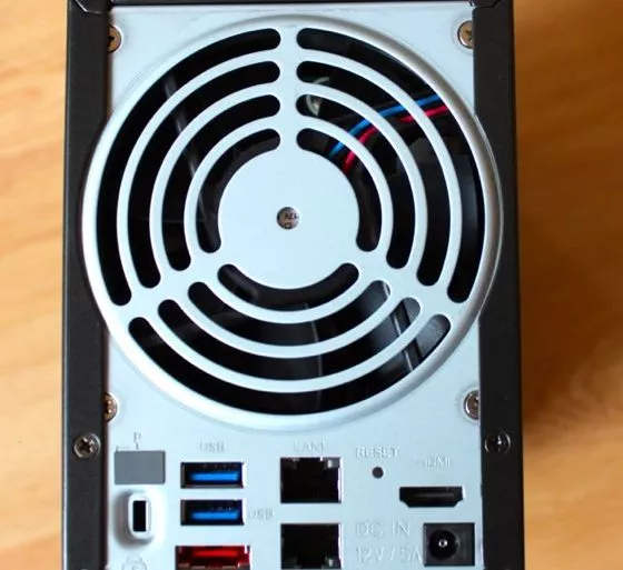 netgear ready nas 312 back - Test du Netgear ReadyNAS 312