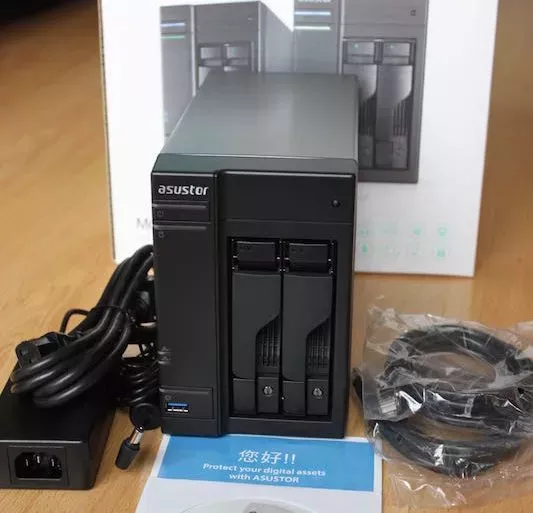 AS5102T unboxing - Test NAS - ASUSTOR AS5102T, la nouvelle bombe !