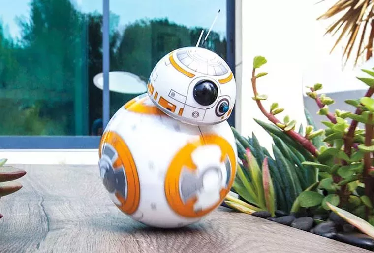 Star Wars rolling droid BB 8 - Le BB-8 de Star Wars 7 devient réel à travers un jouet