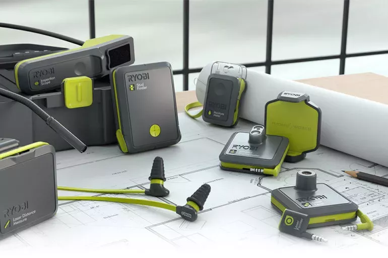 bg familyshot.large - RYOBI Phone Works ! Des outils de précision 2.0