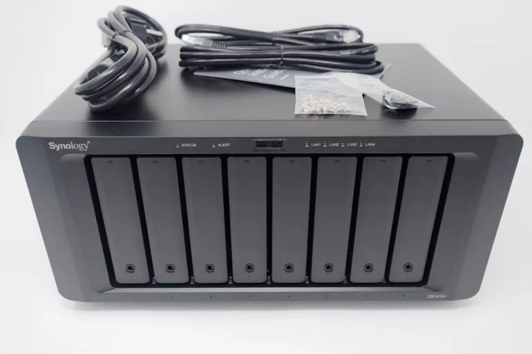 NAS Synology DS1819+