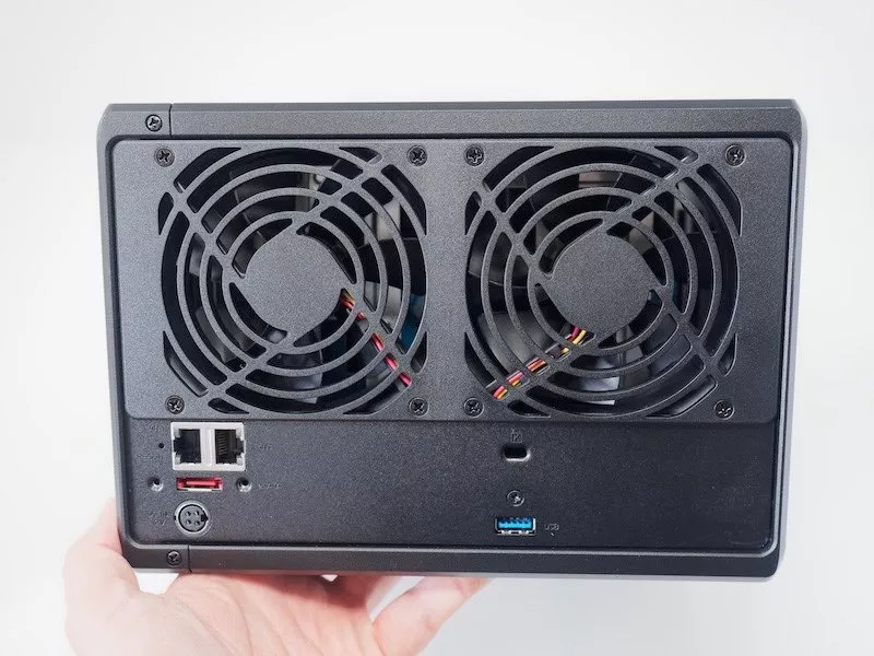 arriere DS1019 - NAS - Test du Synology DS1019+... un air de déjà-vu