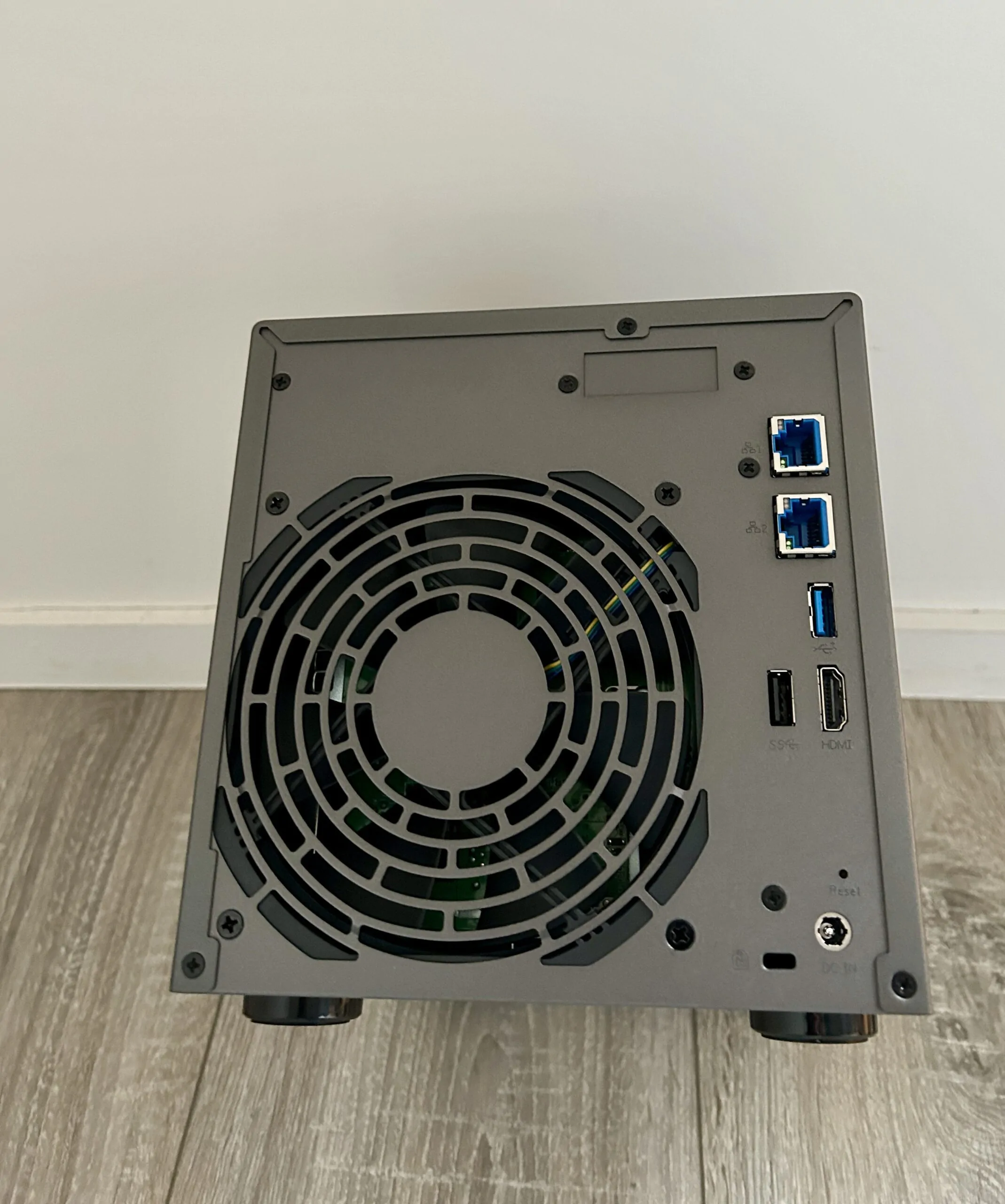 IMG 7749 scaled - ASUSTOR AS6704T v2 : test complet du Lockerstor 4 Gen2+