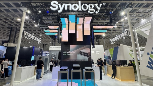 DSM - Synology DSM 7.4 : IA privée, ChatPlus, Meet...