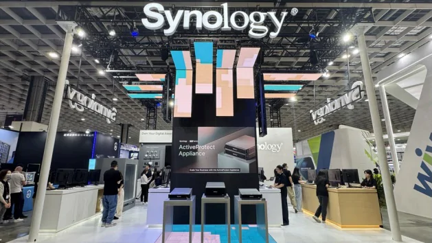 DSM - Synology DSM 7.4 : IA privée, ChatPlus, Meet...