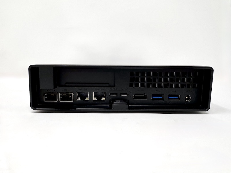 MS A2 arriere - Test du Minisforum MS-A2 : Mini PC ultra-puissant et connecté