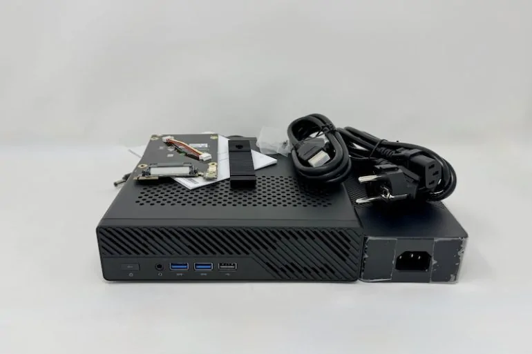 test MINISFORUM MS A2 - Test du Minisforum MS-A2 : Mini PC ultra-puissant et connecté