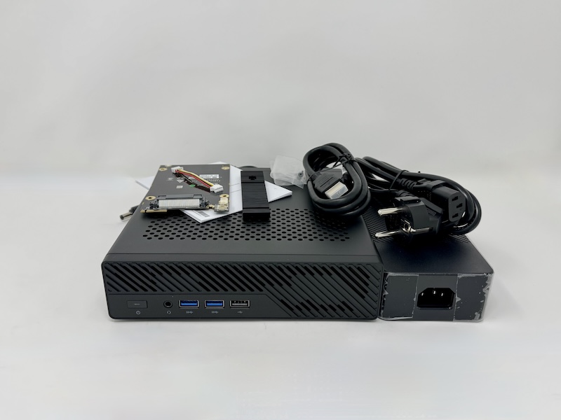 test MINISFORUM MS A2 - Test du Minisforum MS-A2 : Mini PC ultra-puissant et connecté